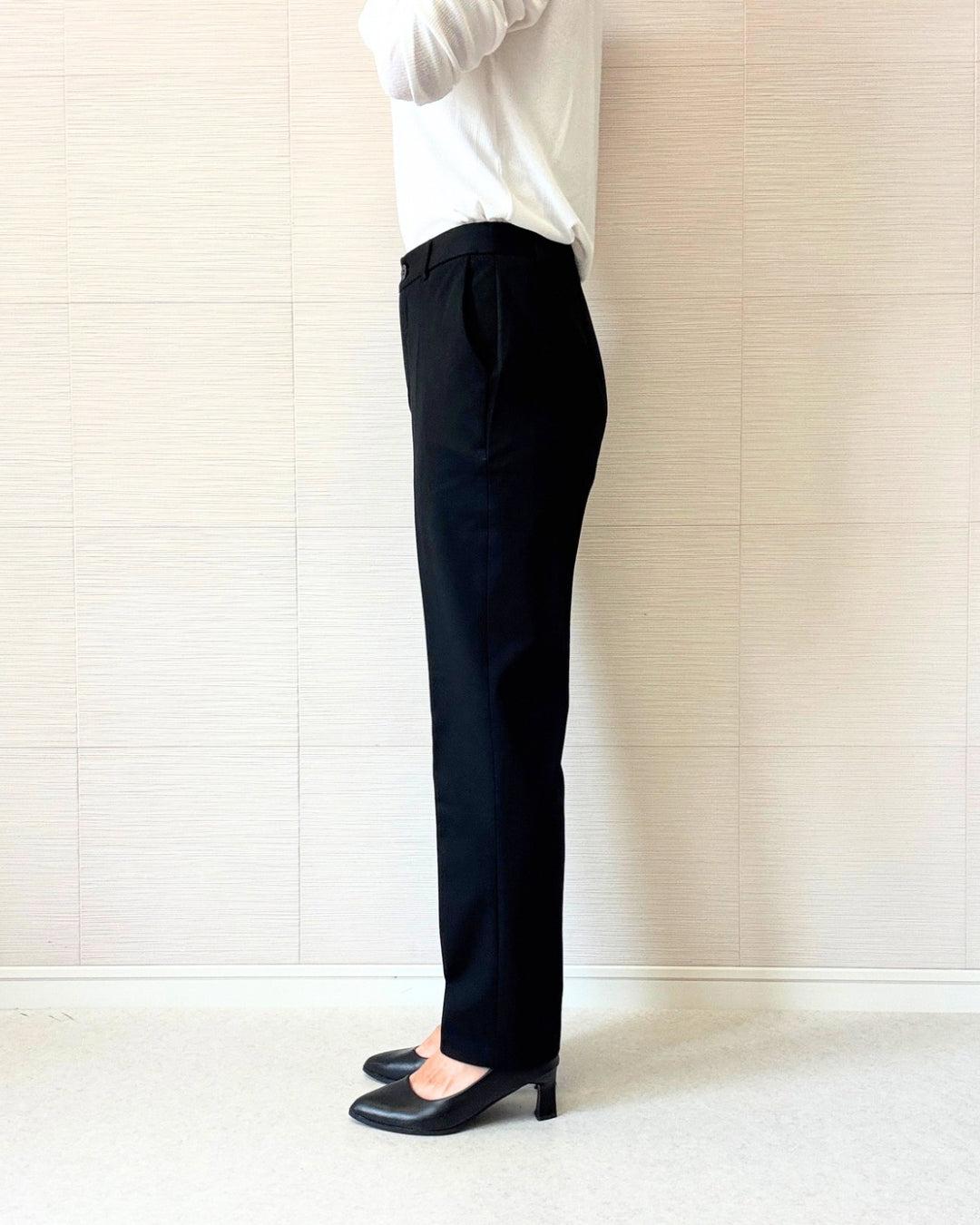 中綿ベスト付きセットアップスーツのパンツ裾
