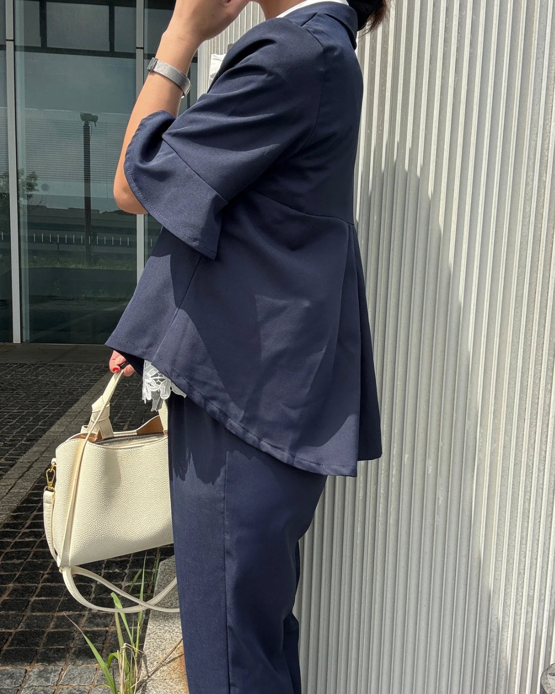 軽やかストレッチセットアップのサイド
