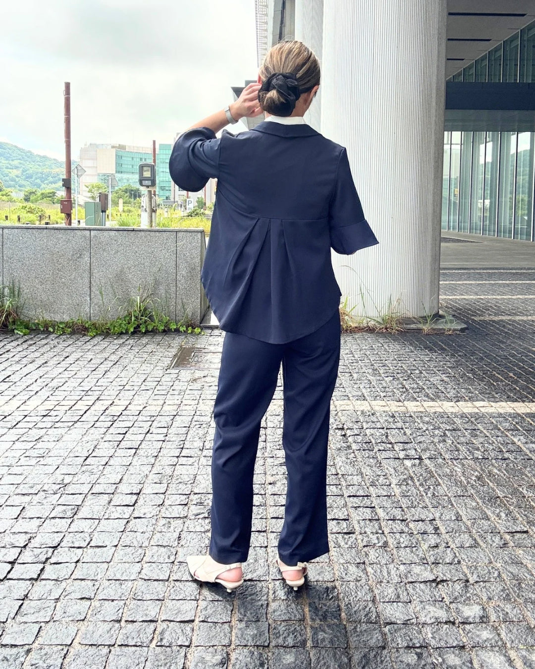 軽やかストレッチセットアップの背面