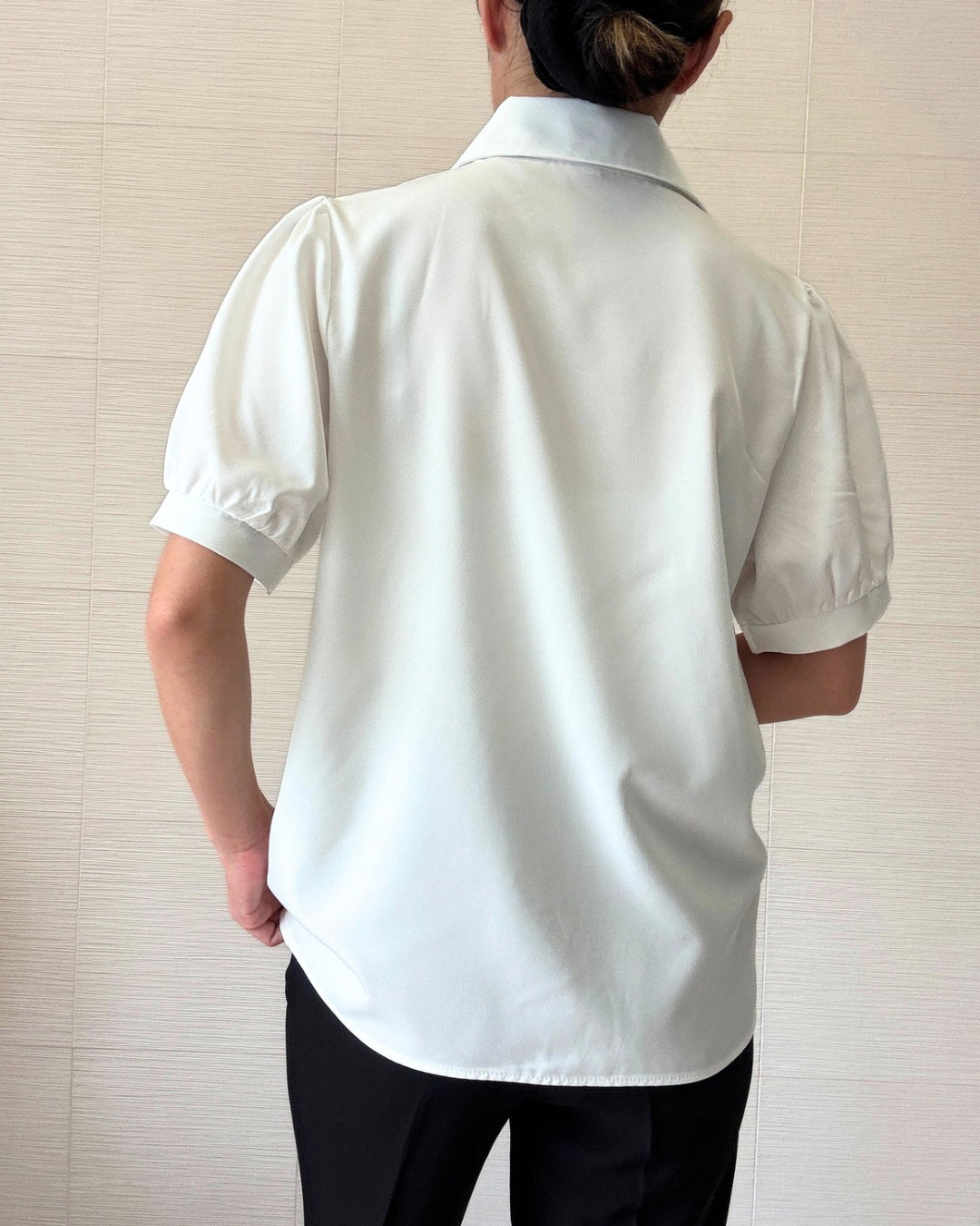 リボンタイストレッチブラウス